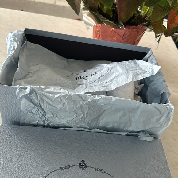 “Authentic Prada Calzature Donna Empty Shoe Box dimensions are 11 1/2”x 8 1/4”. - Picture 10 of 12